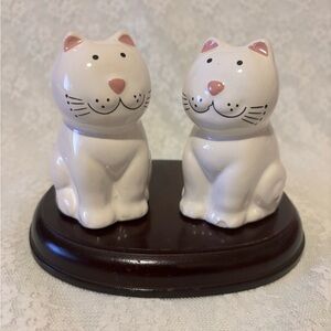 Cat Salt and Pepper Shakers